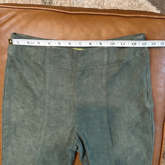 Gianni Bini Faux suede High-waisted flare pants size xs - Picture 6 of 9
